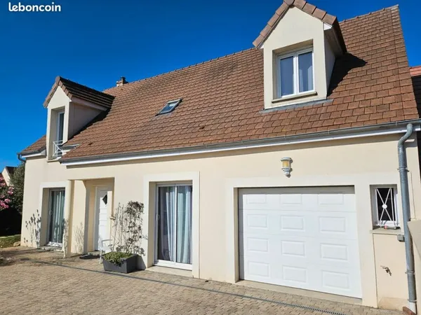 Maison de 2004, 145m², sans vis-à-vis, Hanches
