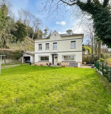 Propriété 7 pièces 156 m²