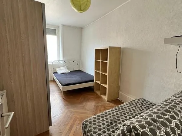 Belle chambre meublée St Just 580 tout inclus