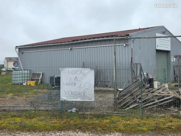 Local d’activité et entrepôt Location Châtillon-sur-Loire   500€