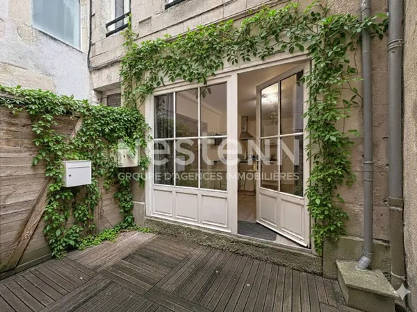 Appartement La Rochelle 1 pièce 20m², studio avec cours privative, centre-ville, proche port et gare