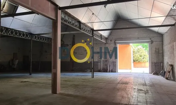 Local 987 m²