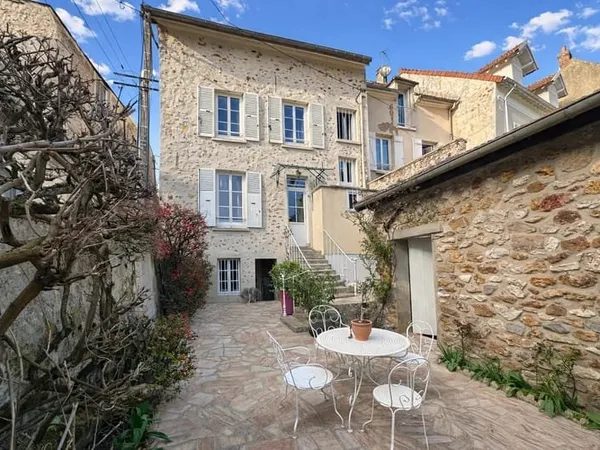 Charmante maison, 4 chambres et jardin.