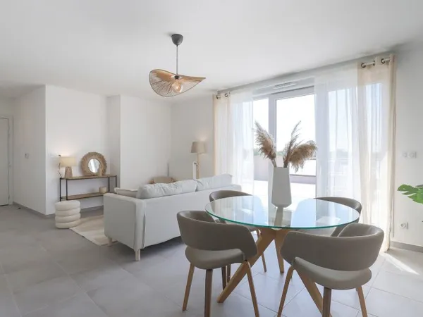 Appartement de 5 pièces à Toulouse CASSELARDIT avec Balcon e