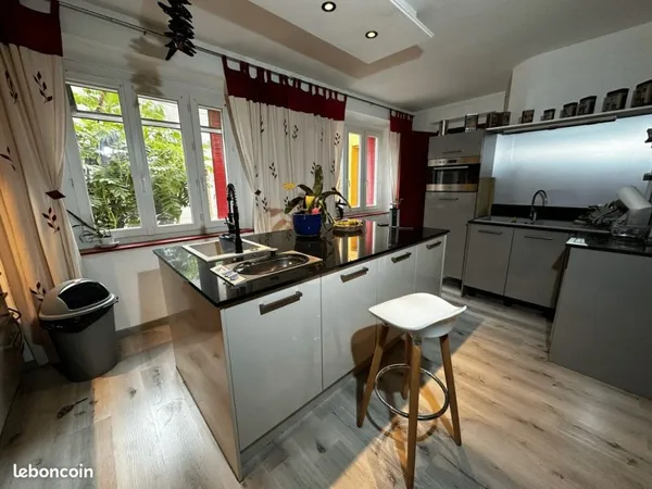 Maison 11 pièces 153 m²