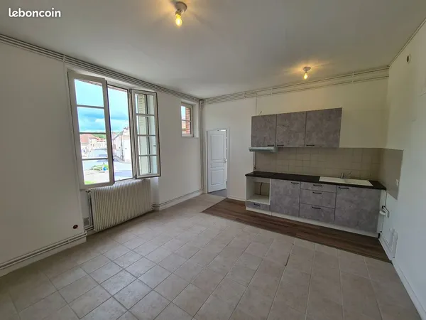 Appartement centre et toutes commodites
