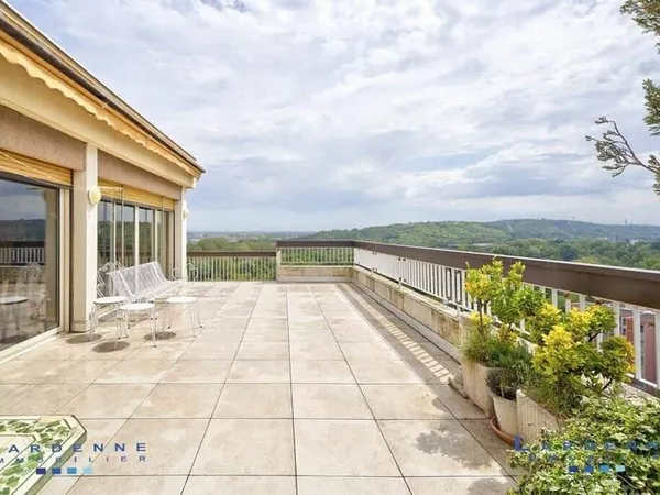 Appartement 4 pièces 185 m²