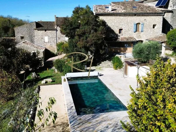 Mas 10 pièces 232 m²