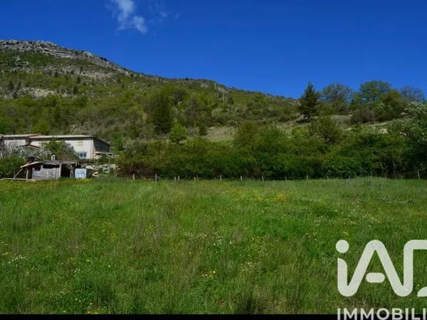 Terrain 1000 m²