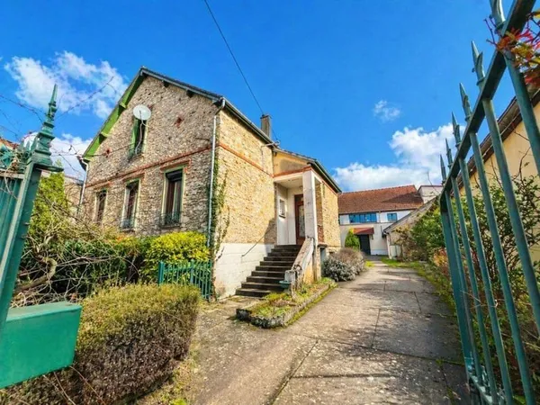 Maison 10 pièces 280 m²