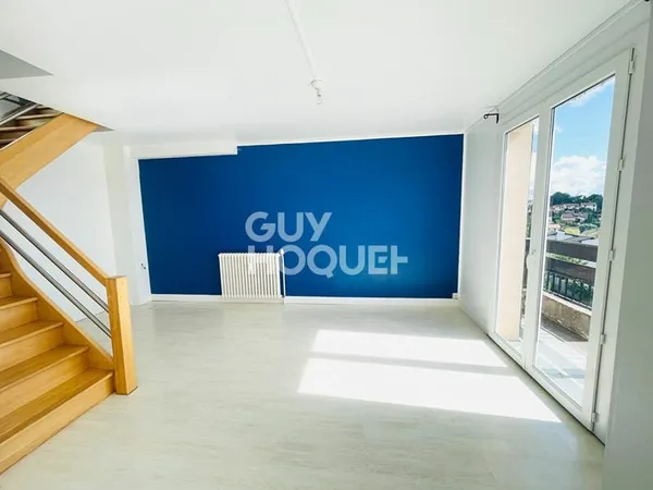 CHATEL GUYON - Duplex de 95 m², stationnements balcon et cave