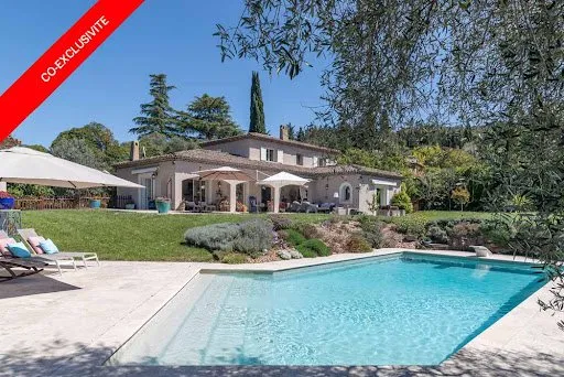 Villa 7 pièces 225 m²
