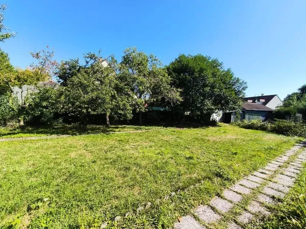 Terrain à bâtir de 310 m² à COURSON-MONTELOUP (91)