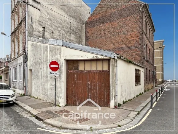 BATIMENT A USAGE DE GARAGE MAIS TRANSFORMABLE EN HABITATION - 83 M²