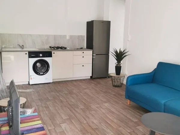 T2 meublé moderne avec 1 chambre climatisée 1 terrasse privative et accès piscine de la résidence pr