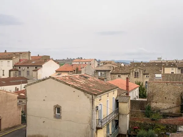 CARCASSONNE - LAPRADE Appartement T3 59m² avec balcon vue Cité et place de stationnement