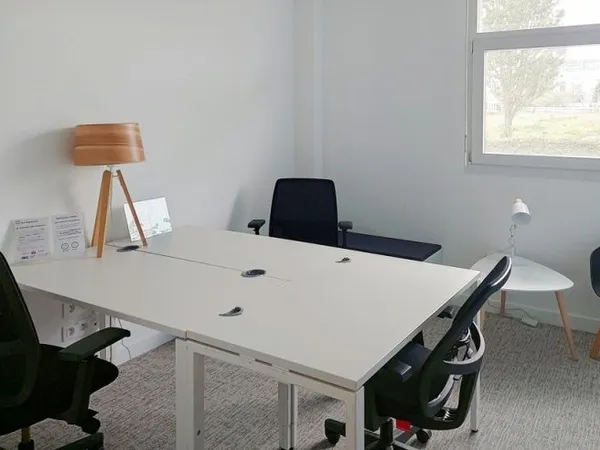 Trouvez un espace de bureau à MASSY, Stop & Work Massy pour 3 personnes où tout est pris en charge