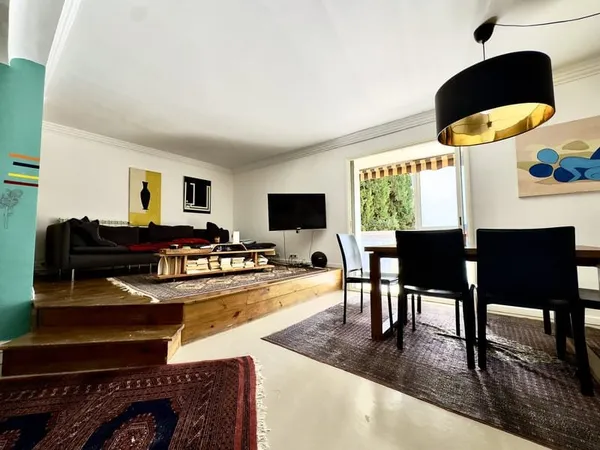 3 pièces Atypique / Format Maison / terrasse et parking