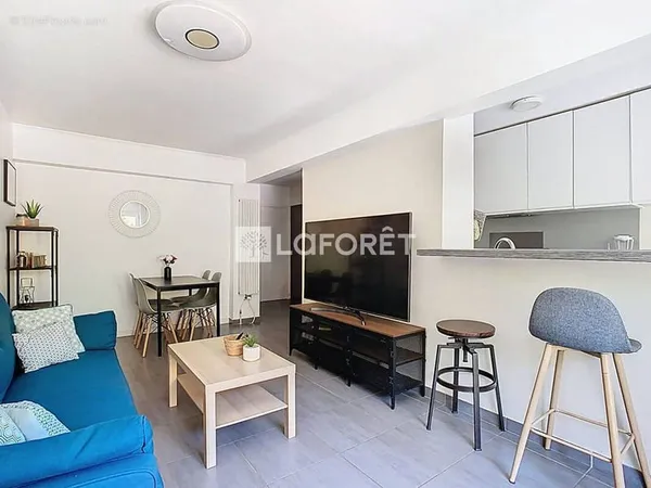 Appartement Nice 4 pièces traversant 74.80 m²