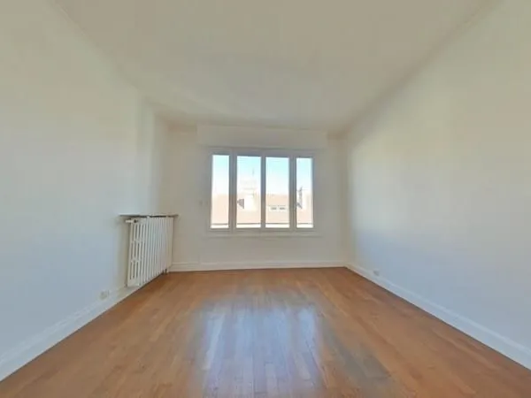 SPACIEUX F2 DE 63 m² AVEC BALCON ET CAVE
