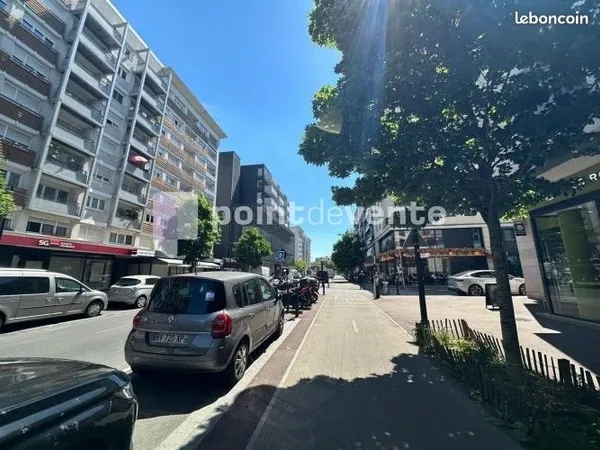 Commerce habillement/textile 90 m²