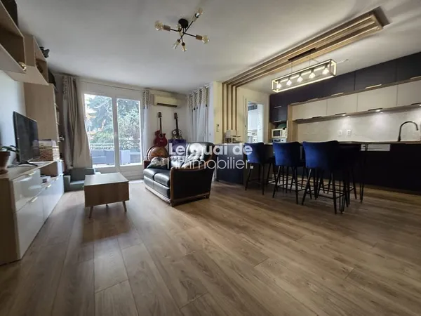 A VENDRE : APPARTEMENT T4 TRAVERSANT