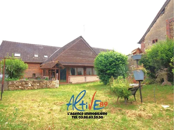 Maison secteur La Celle Saint Cyr à moins de 10 minutes de Joigny 263m² habitable sur jardin de 670m