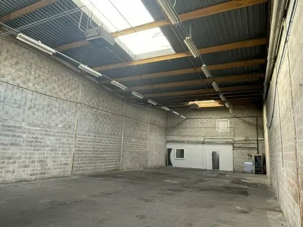 Local d'activité 430 m²