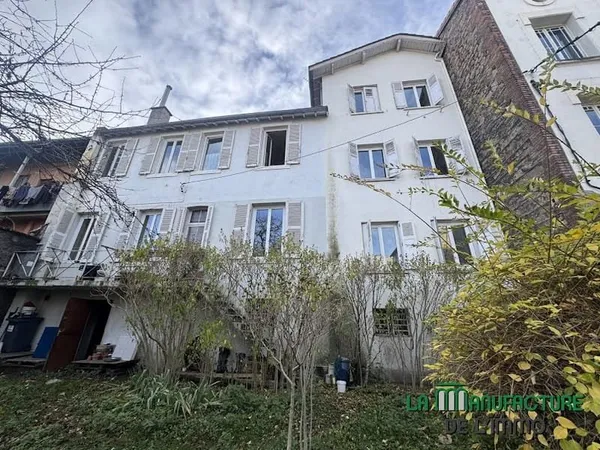 Maison 8 pièces 225 m²