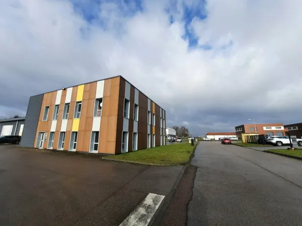 Local professionnel 146 m²