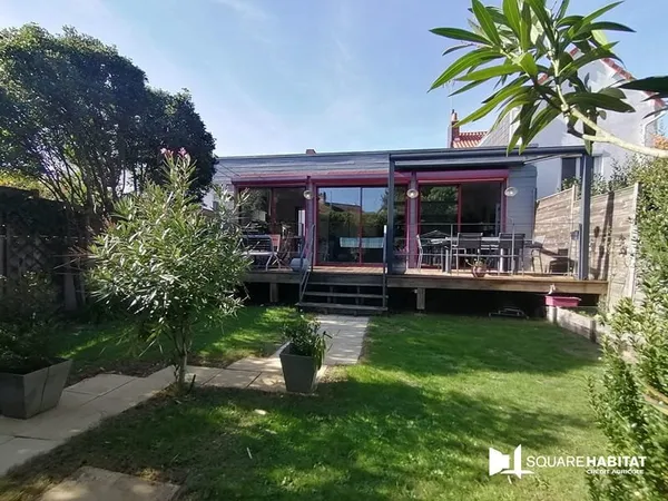 CHOLET - A 100 m des Halles - Maison en parfait état de 177 m² avec jardin et garage !