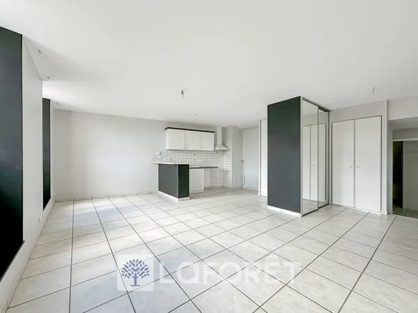 Appartement F3 1er étage (80 m²) à vendre à GEMOZAC (17260)