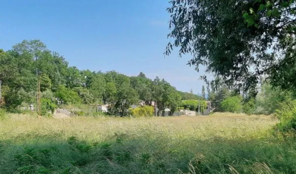 Terrain constructible 615 m² - Malataverne