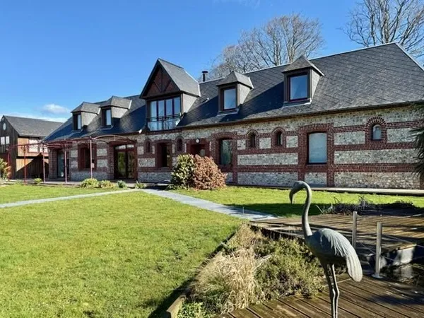 Maison 9 pièces 260 m²
