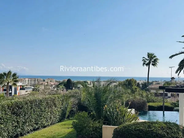 ANTIBES PUY VUE MER