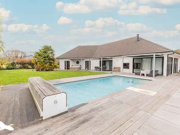 Contemporaine de 6 pièces principales