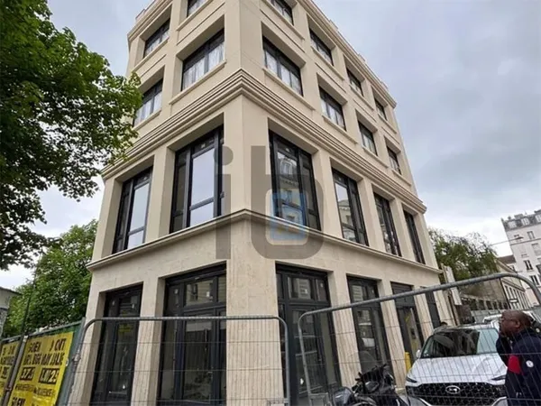 Local 872 m²