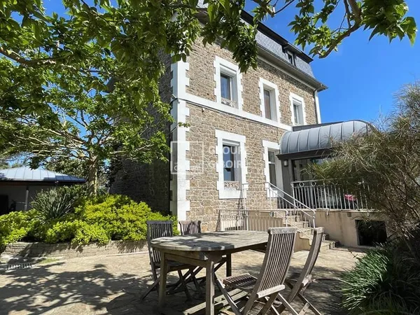 Maison 9 pièces 174 m²