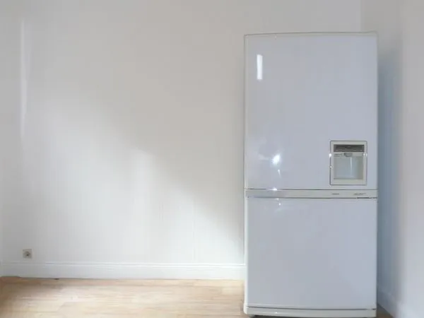 Montigny les metz prox jean xxiii bus commerces f2 cuisine equipee d'un refrigerateur congelateur et