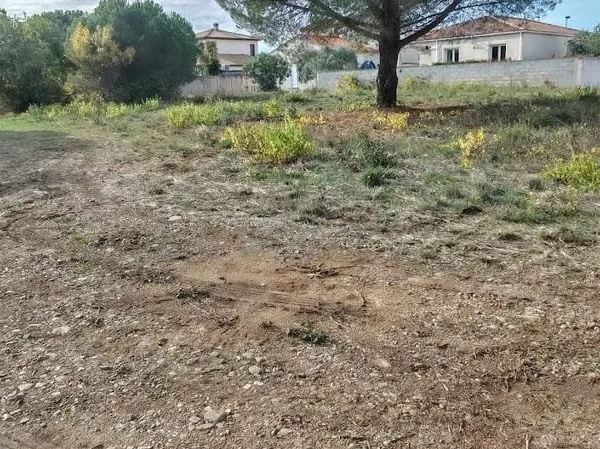 Terrain à bâtir 713 m²