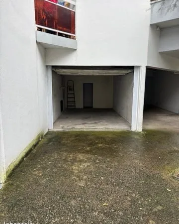 Garage / box secteur les arceaux proche clinique beau soleil