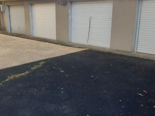 Garage parking box stockage