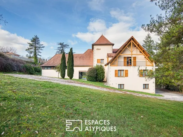 Villa avec piscine en position dominante