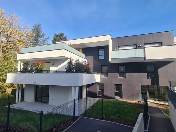Bel appartement 115 m2 terrasse - garages