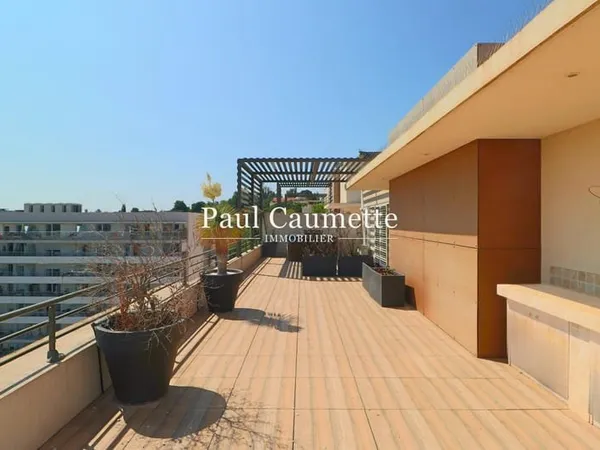 Rare ! Appartement récent en dernier étage avec ascenseur - Terrasse et double garage