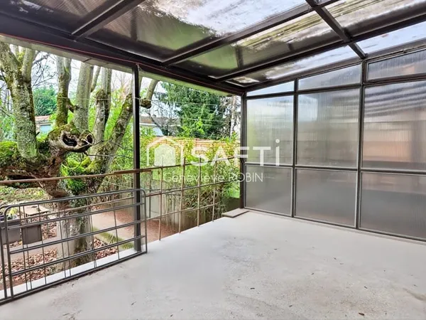 Maison de ville avec jardin au calme, sans vis à vis, terrasse et grand garage