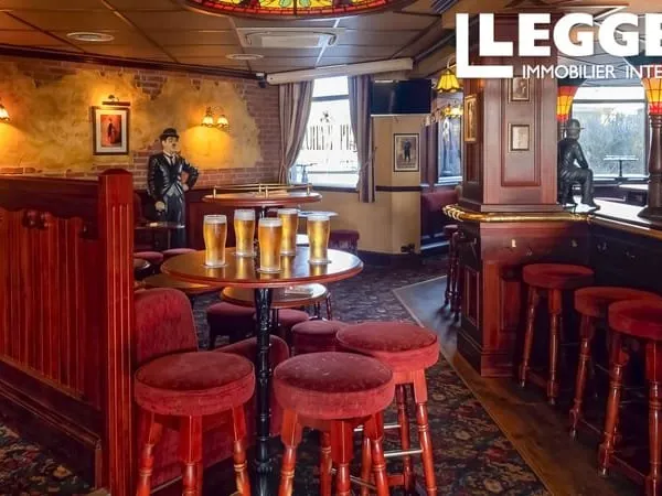 Opportunité unique de commerce à vendre : Charlys pub au centre de Divonne, emplacement attractif re