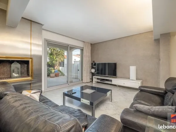 Maison 6 pièces 216 m²