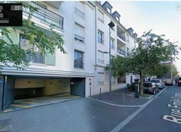 Location Parking au centre ville_ Résidence sécurisée _ 1 Rue Émile Combes, Houilles