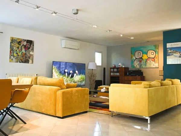 Maison 6 pièces 195 m²